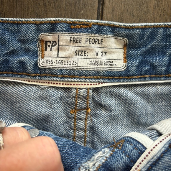 Free People Rock Denim Uptown Cutoff Short in Medium Wash Button Fly Size 27 - Picture 6 of 6